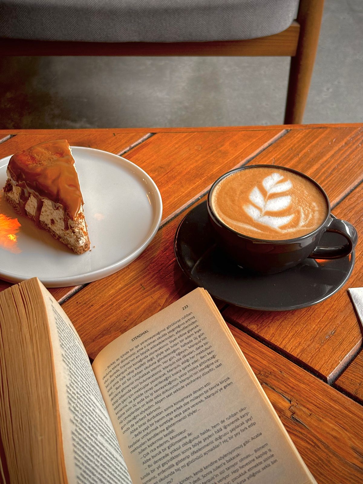 Cosy café scene with coffee and cake