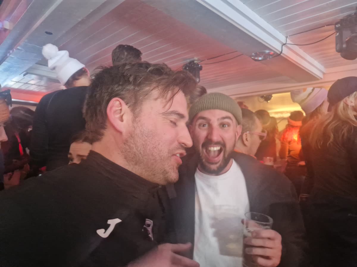 Full send at the après bar — questionable singing in progress